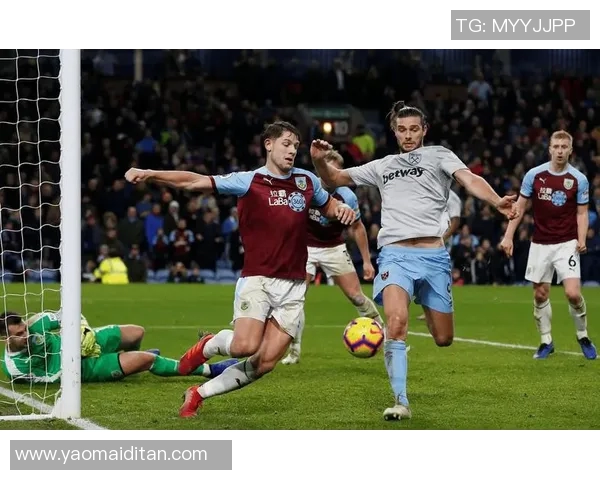 坦珀利与竞技俱乐部的精彩对决揭示足球战术与团队合作的魅力 坦珀利与竞技俱乐部的精彩对决揭示足球战术与团队合作的魅力